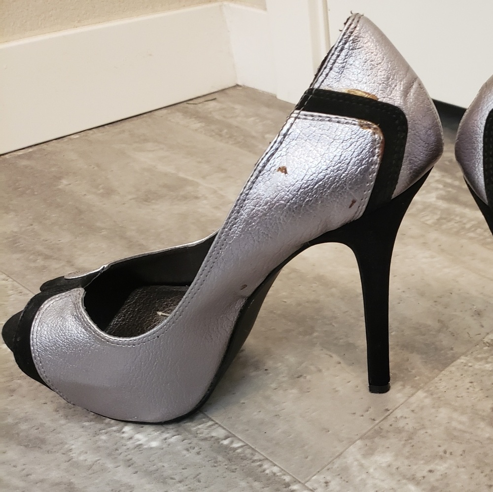 High Heels - Picture 2 of 8